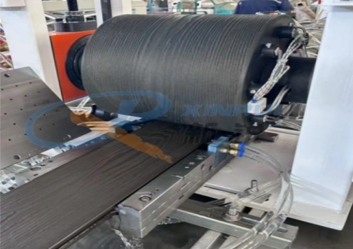 Kompozit Zemin Kaplaması için En İyi WPC Ekstruder Makinesini Seçmek İçin Nihai Kılavuz